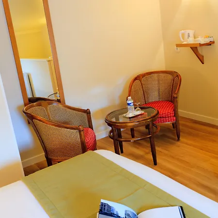 Hotel Maison Axel Opéra 3*